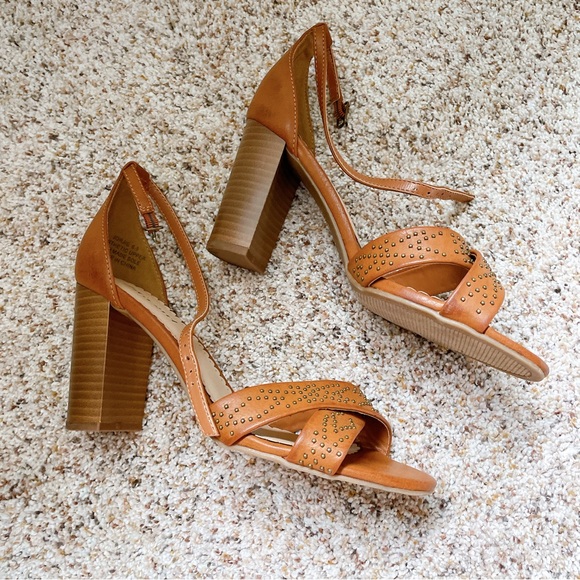 ZIGI girl Shoes Zigi Girl Block Sandal Heels Poshmark